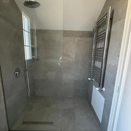 Morina Villa Tropoje